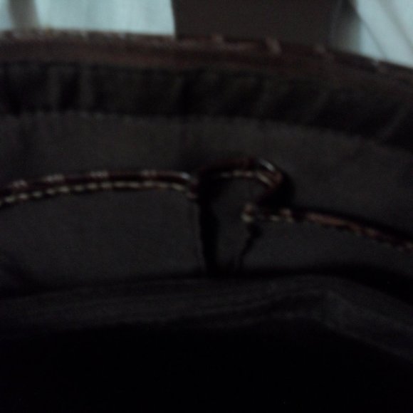 Linear crocodile print hand bag - Picture 6 of 10